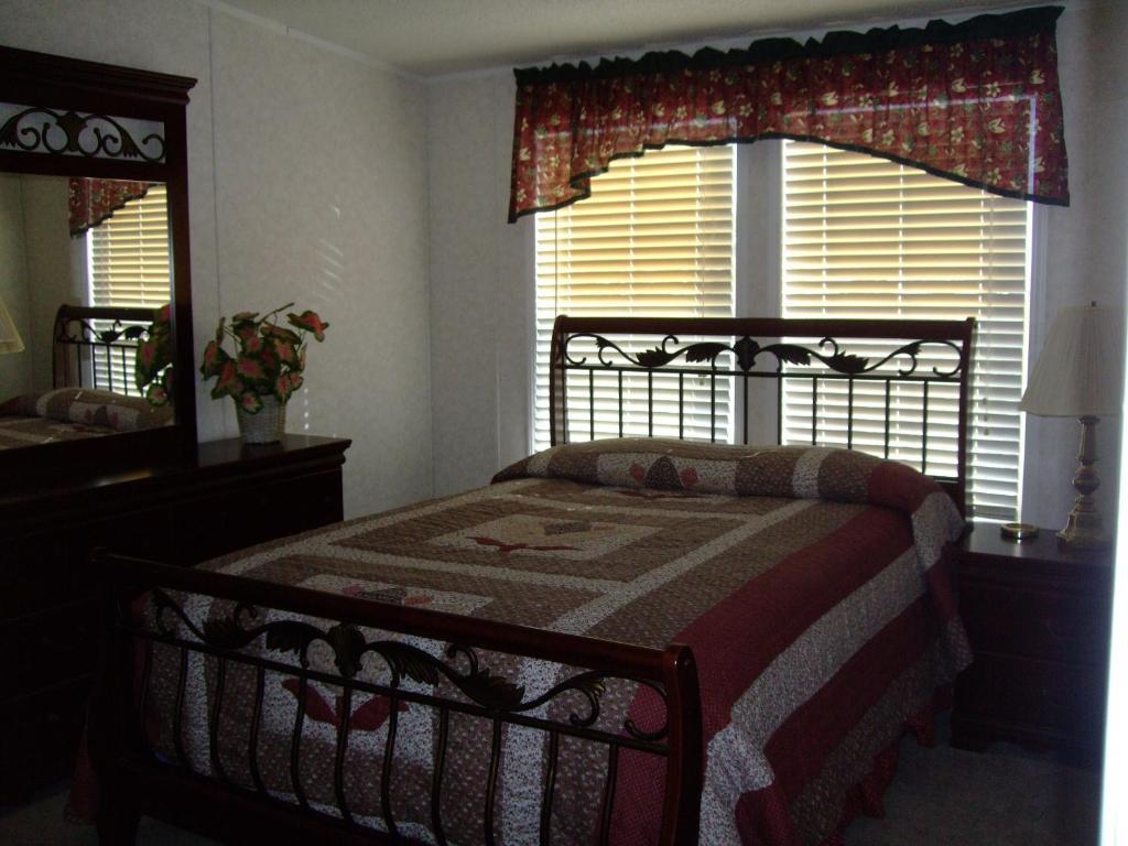 Rainbow House Villa Angel Fire Room photo